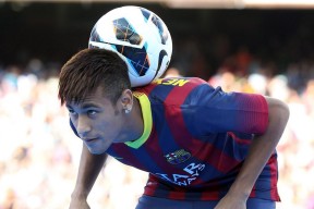 FIFA世界盃最新消息-Uzi新规引爆电竞狂潮，篮网困局折射体育商业困境